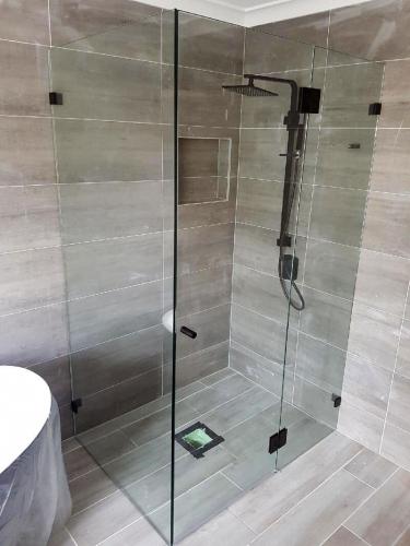 shower-screen-006